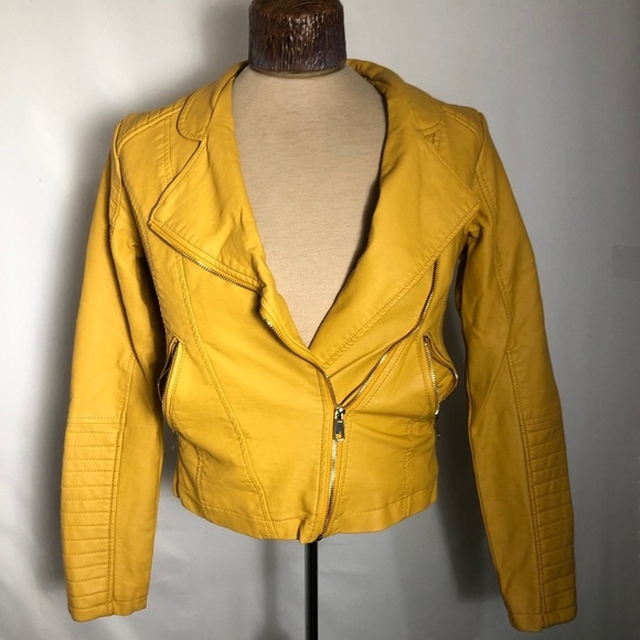 Womens Yellow Faux Leather Jacket. Size 16” pit to pit (Small). - Picture 2 of 9